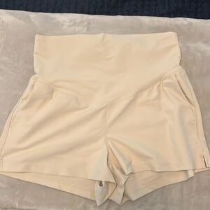 Old navy maternity shorts